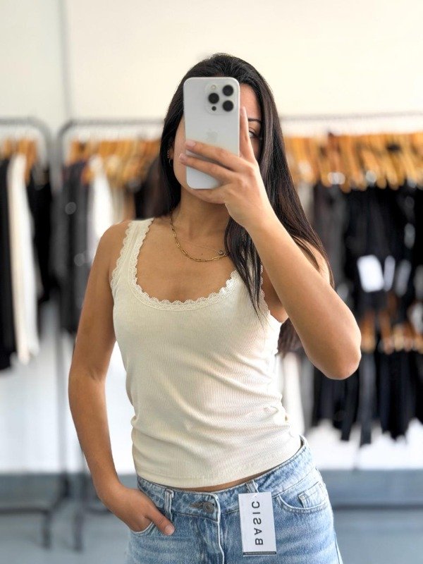 Producto - Musculosa Elara crema - 1