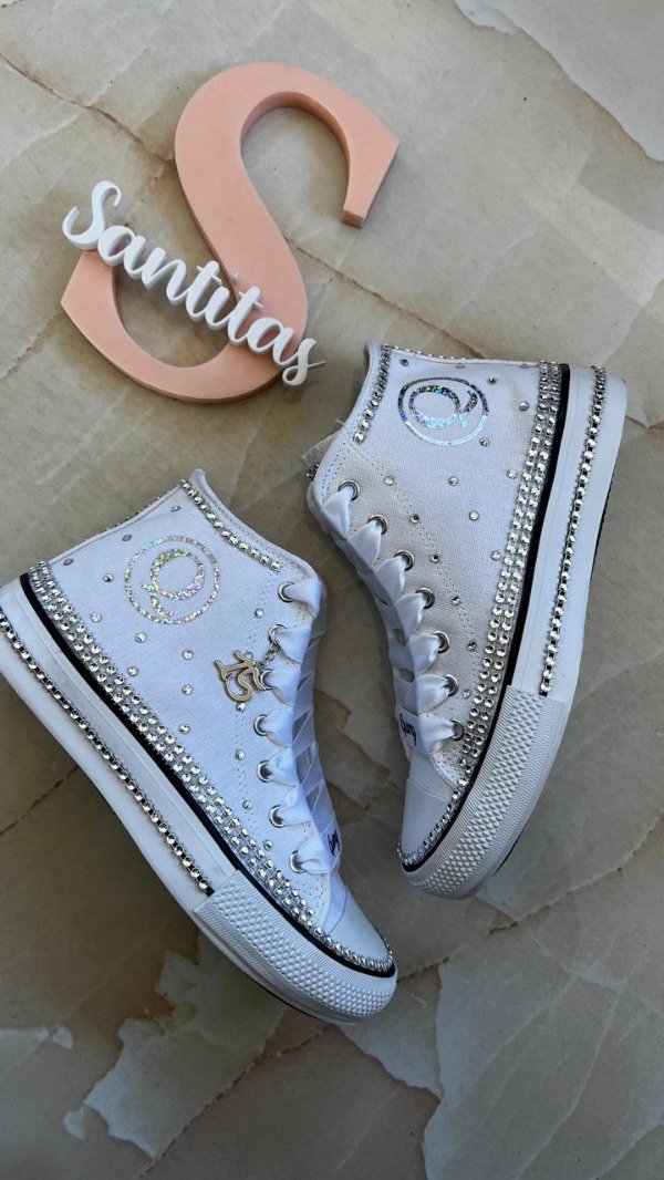 Producto - BOTITAS QUEEN SELLO INICIAL CON CADENA + LED REGALO