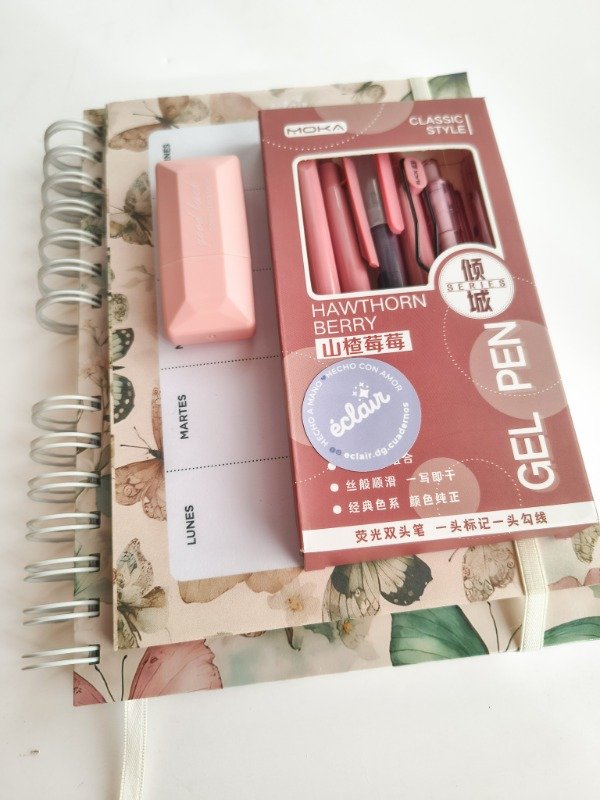 Producto - Combo cuaderno + organizador semanal + accesorios - Bordó - 8
