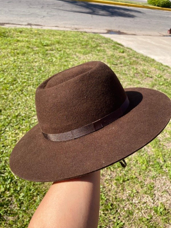 Producto - SOMBRERO DE PAÑO HEREDERO CHOCOLATE ALA 8