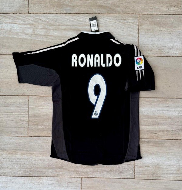 Producto - Camiseta RETRO Real Madrid 2003/04 Suplente Negra Ronaldo 9