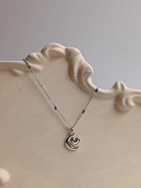 Producto - Collar luna y corazón - Acero quirúrgico