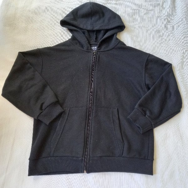 Producto - Campera de buzo negro con capucha (T. 10)