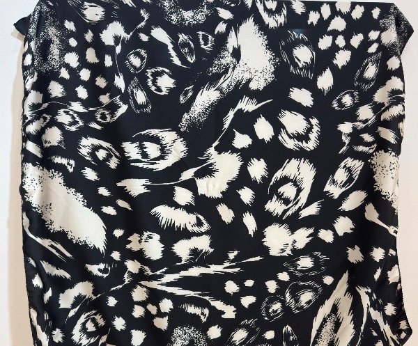 Producto - Pañuelo Negro con blanco