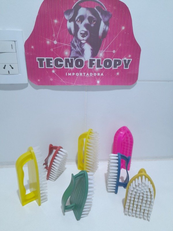 Producto - Cepillo plástico mediano