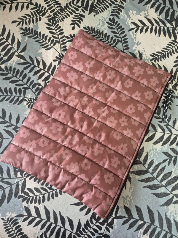 Producto - Funda notebook 15" flores marrón