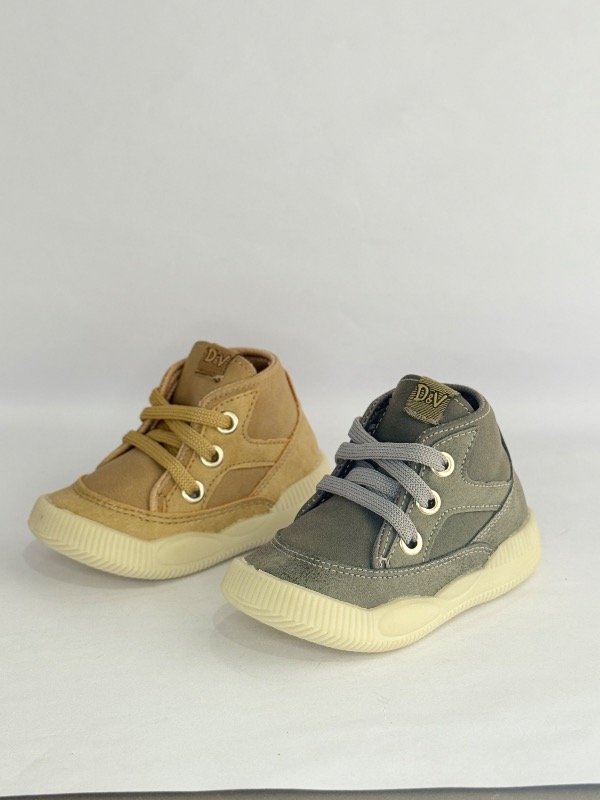 Producto - LA MAS TIERNA.  A 173 botita ecocuero con apliques