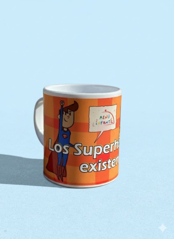 Producto - Taza Plástica "Los Superheroes existen"