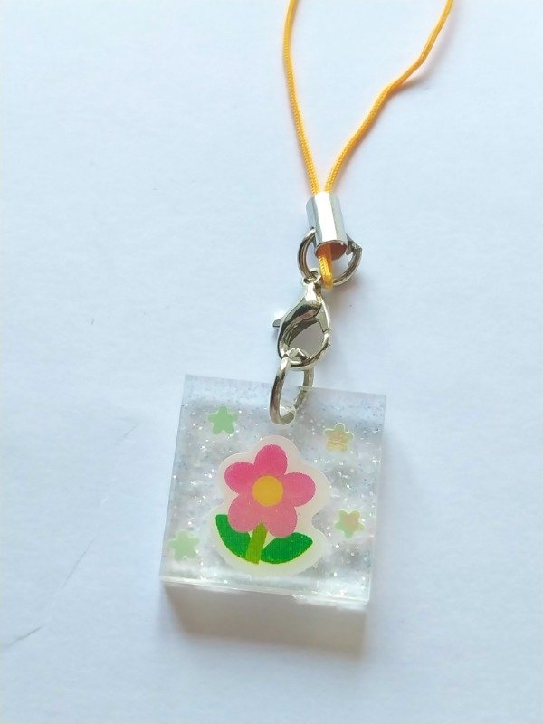 Producto - Phone charm flor