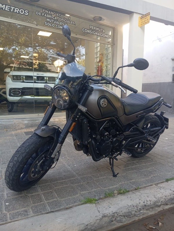 Producto - Benelli Leoncino 500 cc 2018