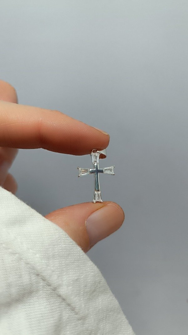 Producto - Dije Cruz con cubics