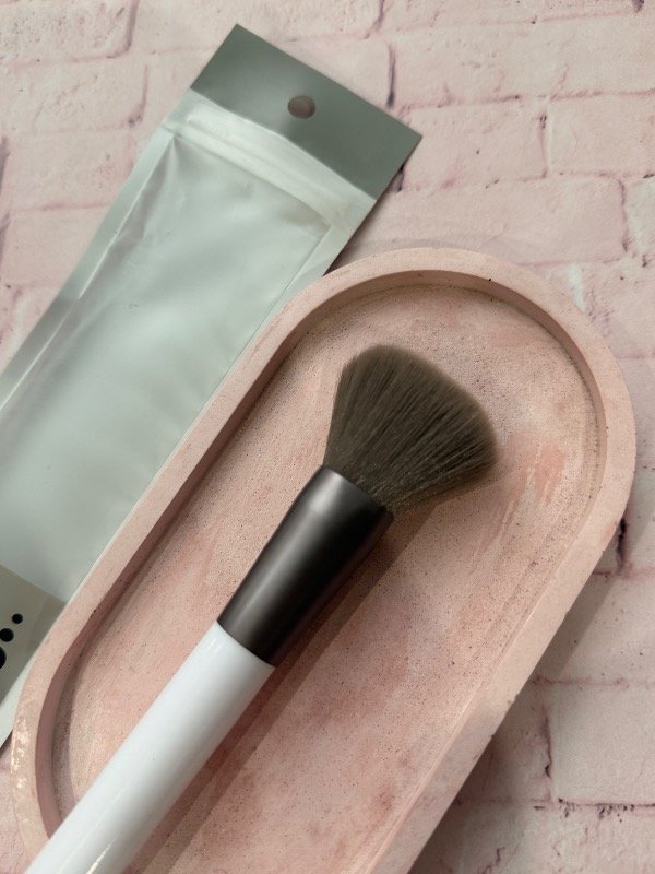 Producto - Brocha para polvos gris