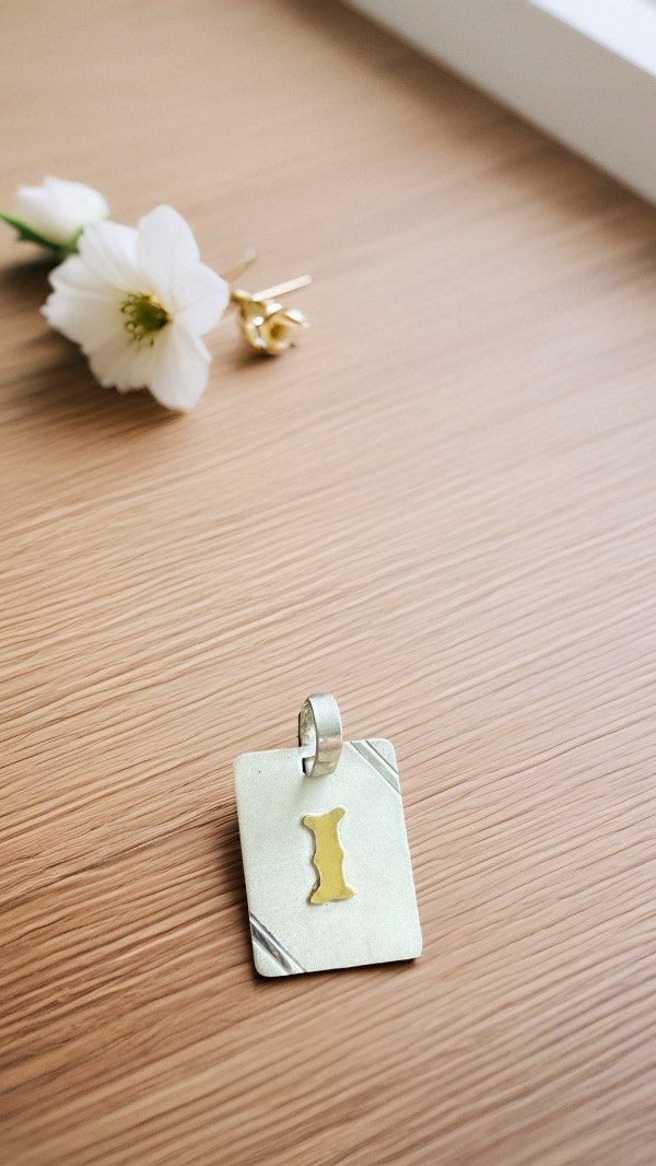 Producto - Inicial I rectangular PLATA Y ORO 23x12MM