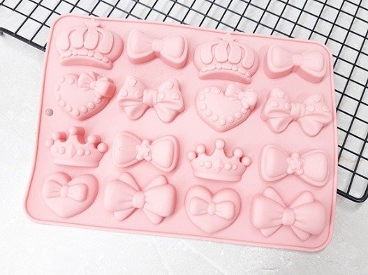 Producto - Molde 16 corazones con moño