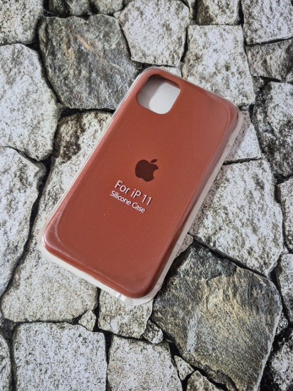 Producto - Funda silicone case con logo Iphone 11 marrón