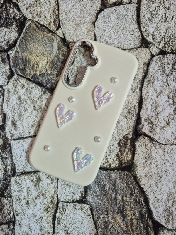 Producto - Funda tpu love con apliques Samsung S24 Fe natural