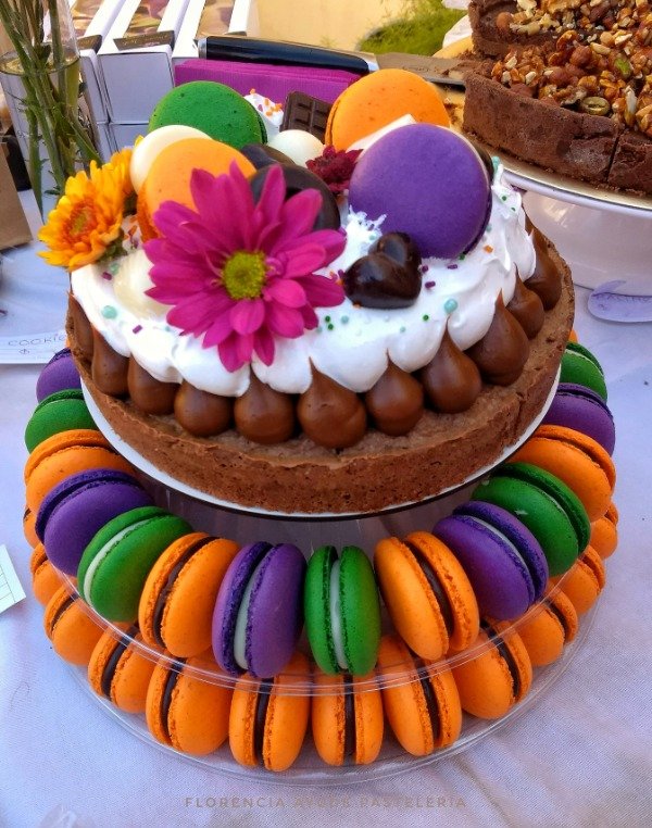 Producto - Brownie con Torre de Macarons P/20 porc. LEER DESCRIPCIÓN - 1