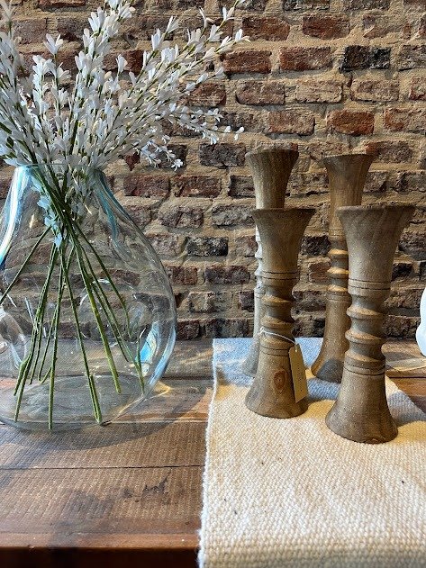 Producto - ADORNO / PAR DE CANDELABROS DE MADERA- M:ALTOS DIAM. 10 CM X 41 CM (H) A PEDIDO