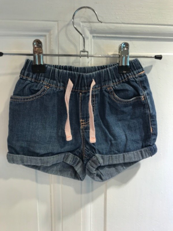 Producto - Short GAP de jean azul elastico y cordon- Talle 18/24 meses-PRECIO: 9x