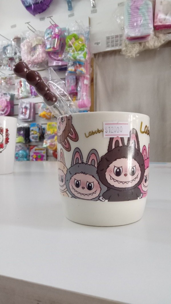 Producto - Taza con cuchara labubu