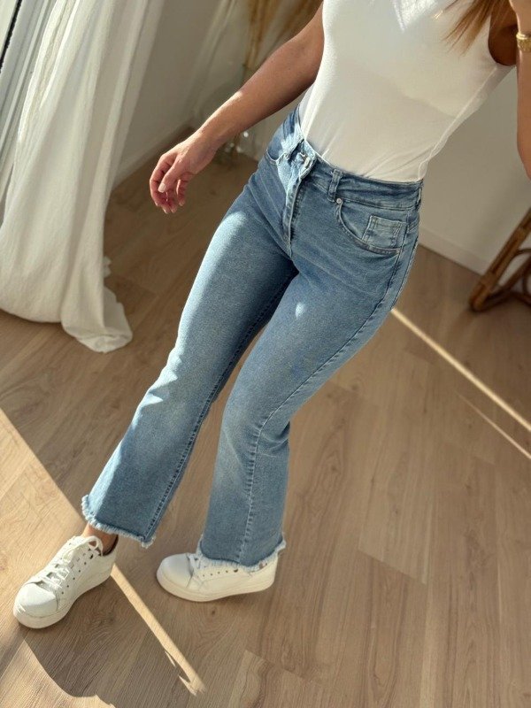 Producto - JEAN CROP MINI FLARE