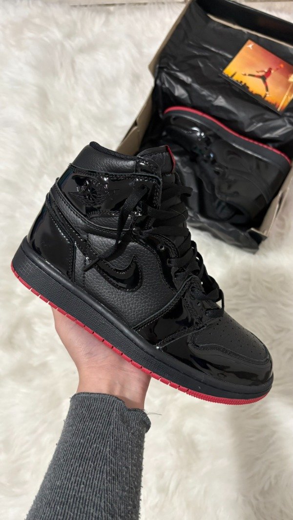 Producto - JORDAN RETRO 1 LASER BLACK PATENT - 0