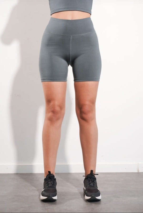 Producto - Short largo gris