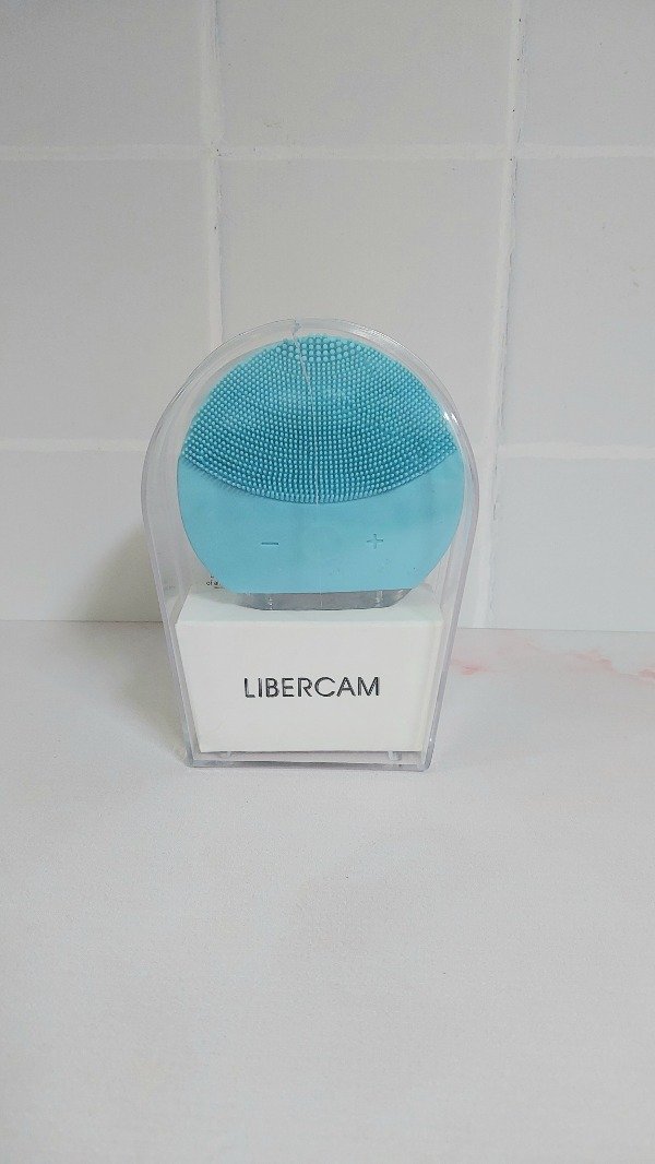 Producto - Forever Celeste Masajeador limpiador exfoliante
