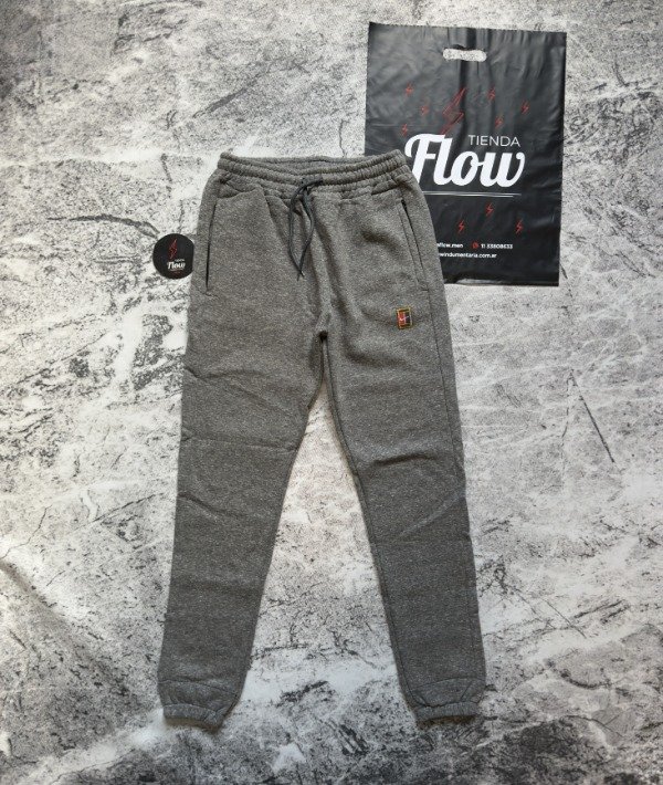 Producto - Pantalón Nike Tenis Gris