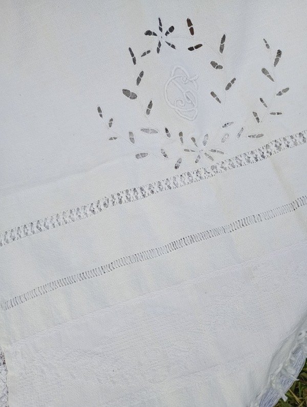 Producto - Toalla con flecos y monograma - 3