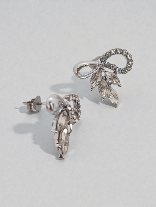 Producto - Aros acero quirurgico pasante moño con hoja strass