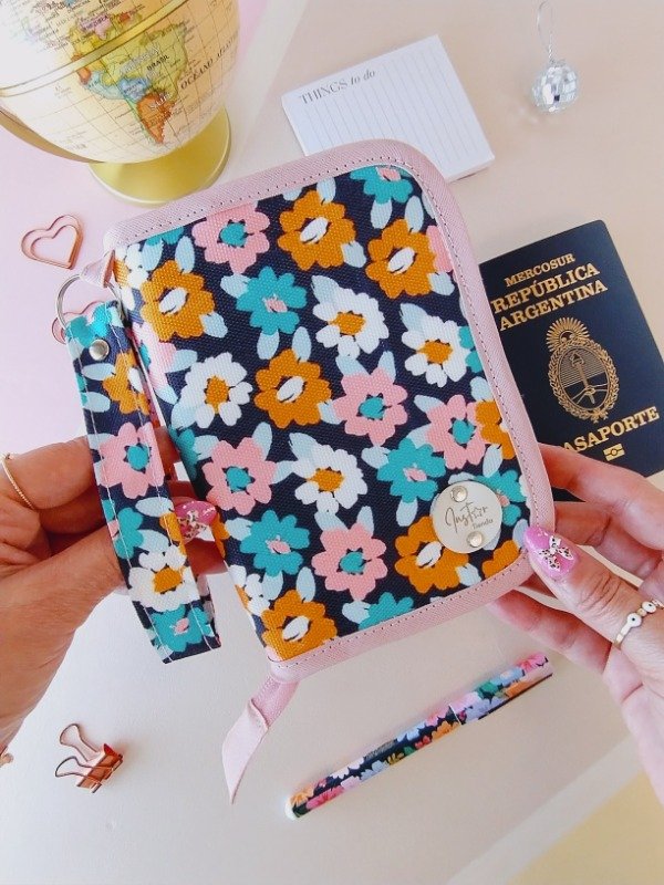 Producto - Porta Pasaportes Orquídea