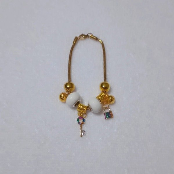 Producto - PULSERA PANDORA A.D (color blanco).