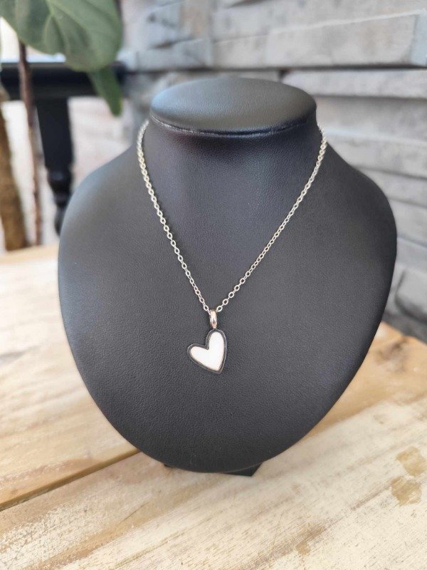 Producto - Collar esmaltado blanco. Acero quirúrgico.