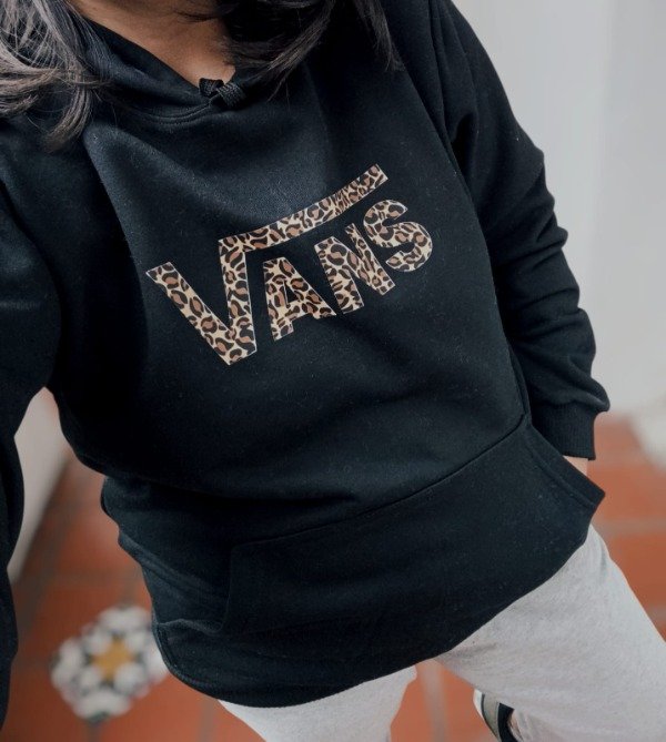 Producto - LINEA BROTHER BUZO CANGURO FRIZADOS UNISEX ESTAMPAS