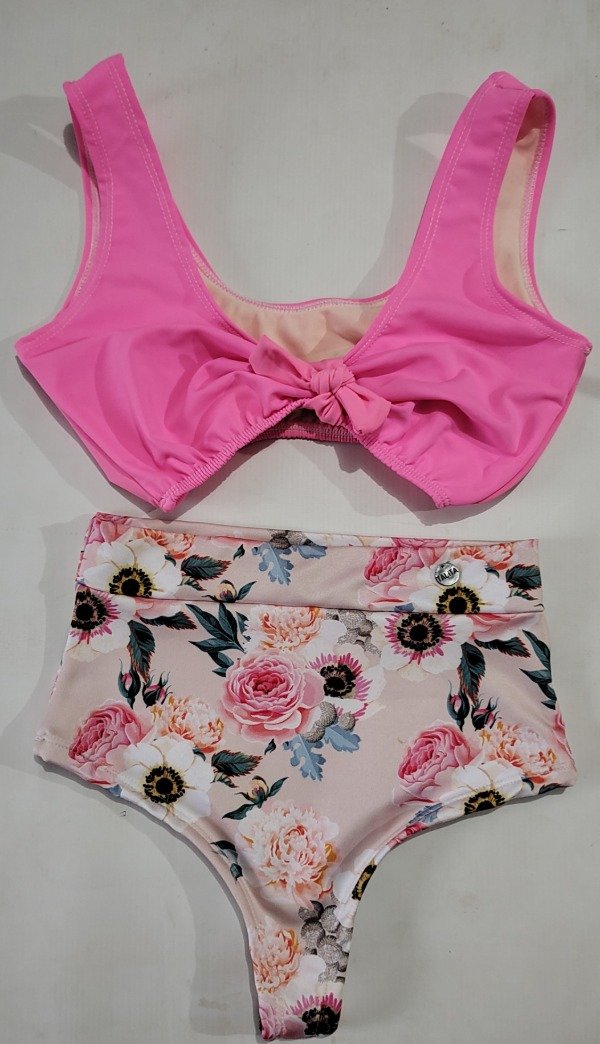 Producto - Bikini rosa y rosas