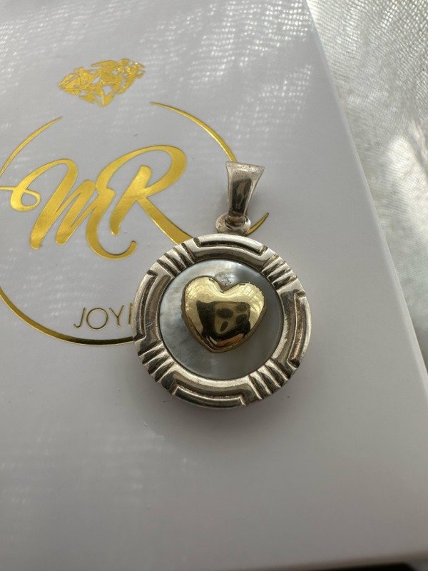 Producto - Dije corazón y nacar