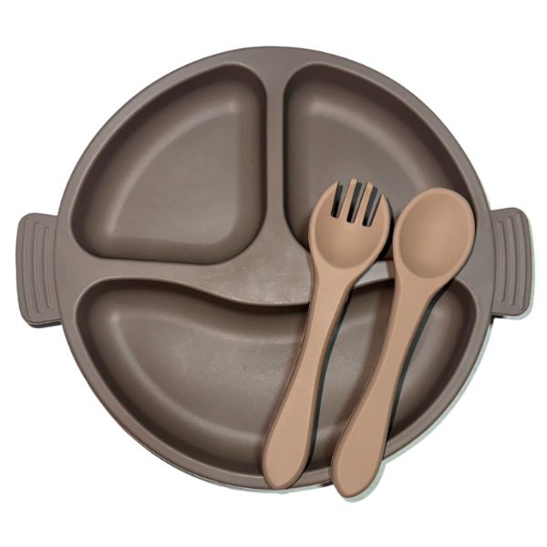 Producto - Plato con cubiertos marron