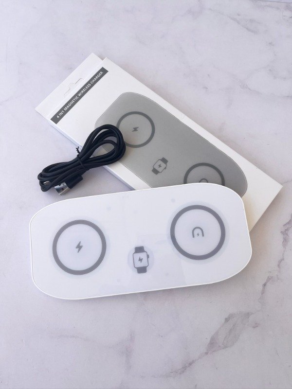 Producto - BASE INALÁMBRICA TRIPLE MAGSAFE (Compatible con Airpods y Apple Watch)