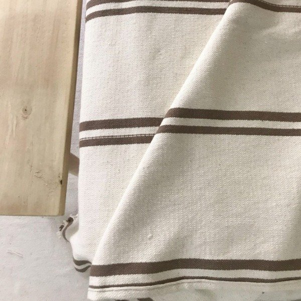 Producto - Manta/ Alfombra Base Tiza Dos Bastones Marron Cod 73
