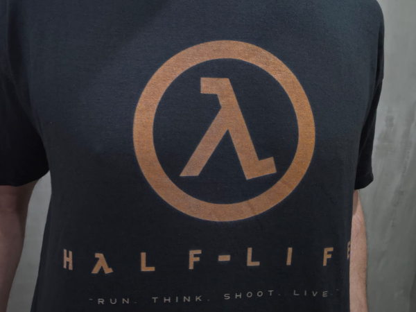 REMERA "HALF LIFE V1" STOCK OUTLET — imagen 2