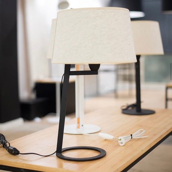 Producto - Lámpara de mesa Mullen