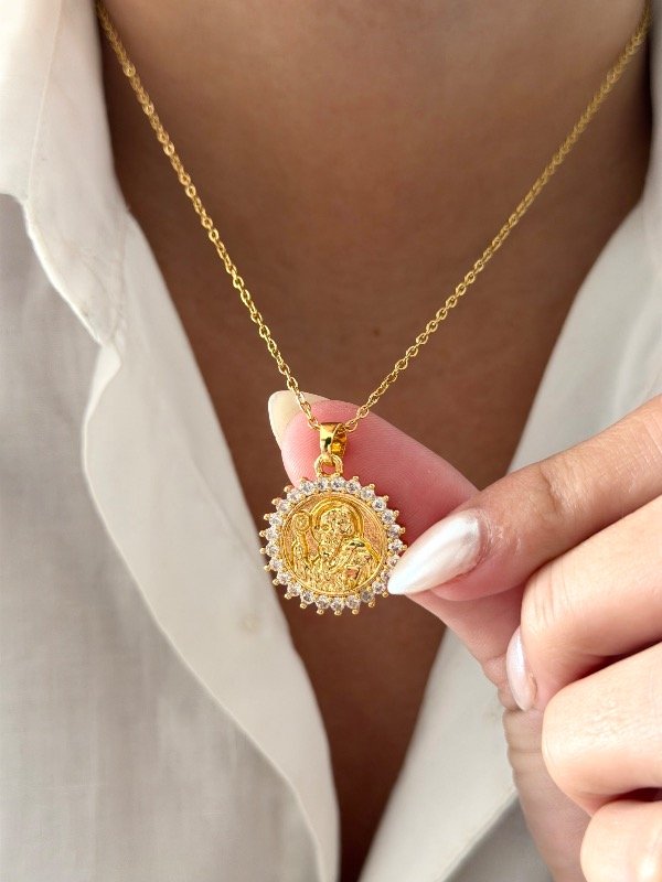 Producto - Collar dorado san benito cubic