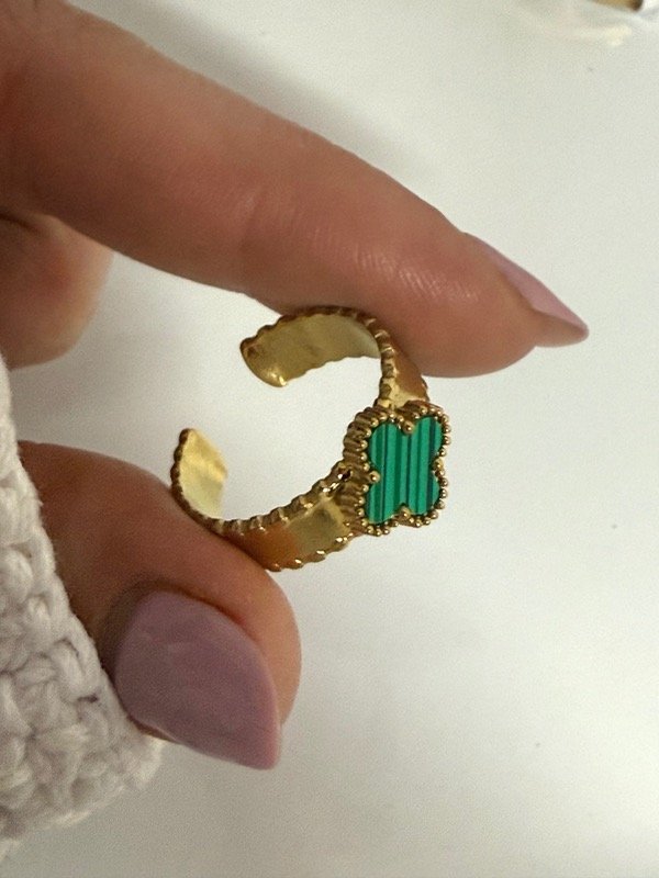 Producto - ND73 Anillo Van cleef verde acero dorado talle único regulable