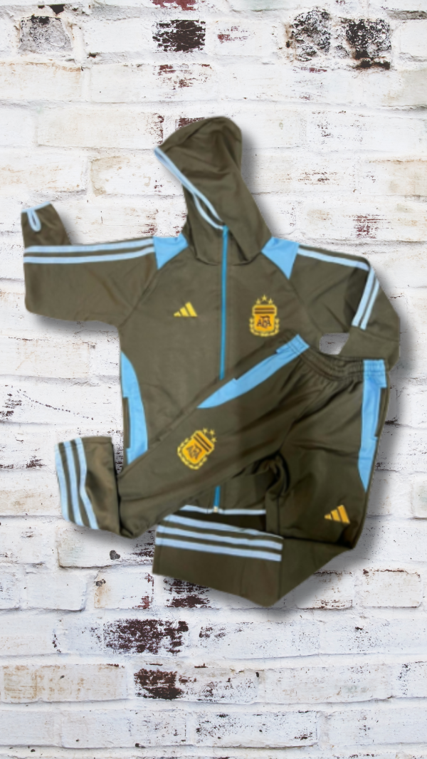 Producto - CONJUNTO CAMPERA Y PANTALON AFA GRIS