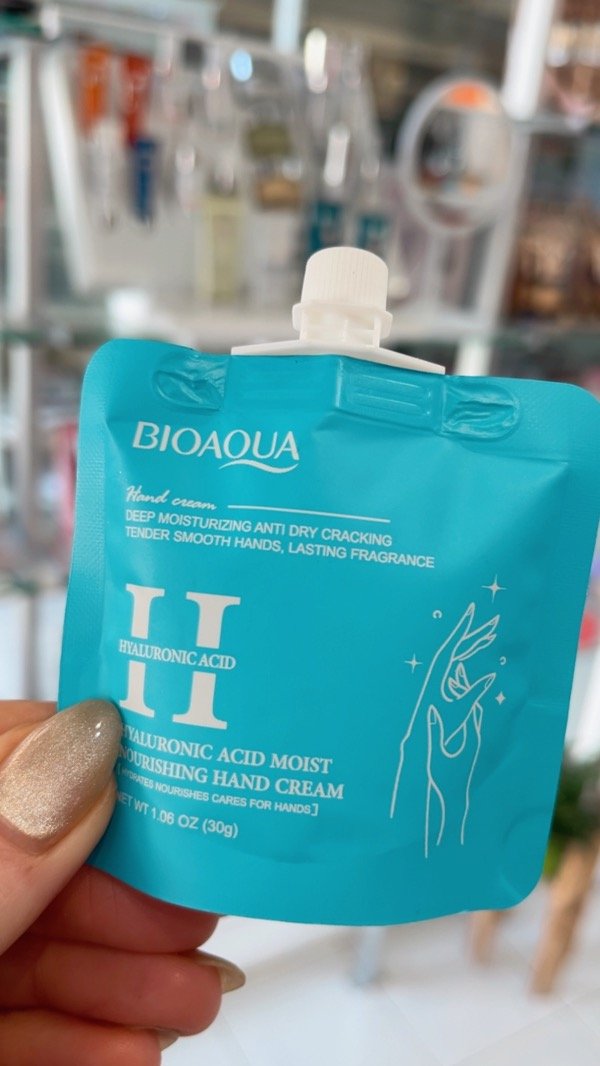 Producto - Crema para manos con ácido hialurónico Bioaqua 30gr.