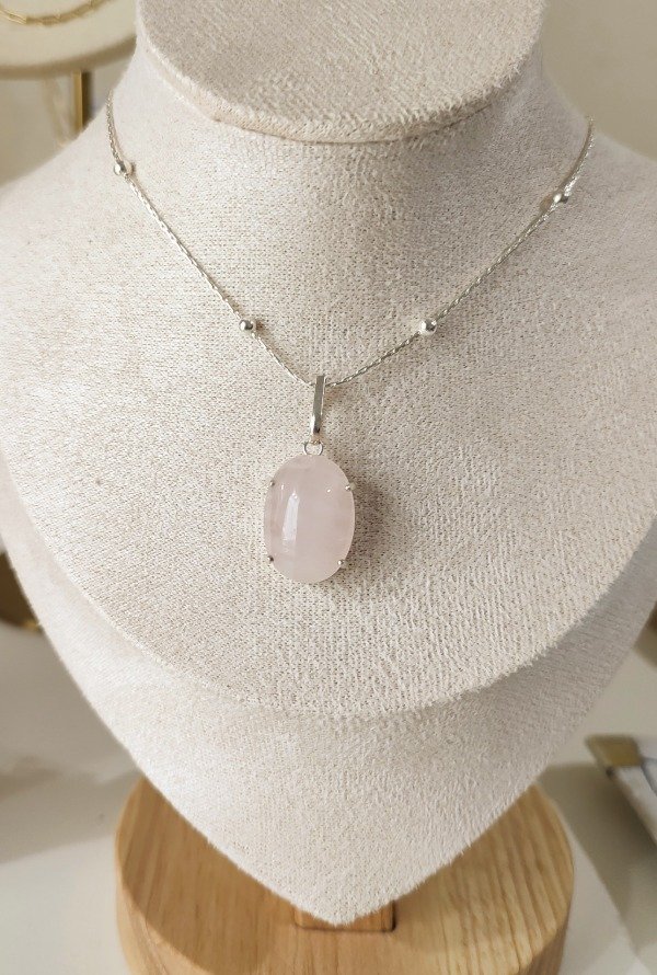 Producto - Collar cuarzo rosa. acero blanco