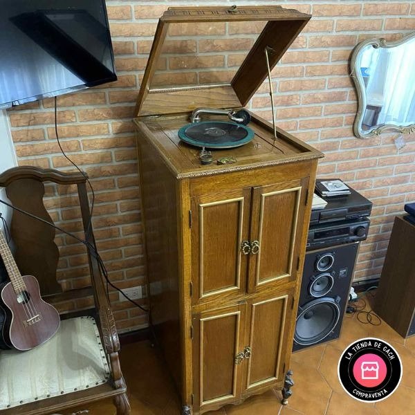 Producto - VITROLA VERTICAL DE PINOTEA 55x64x142 #8257