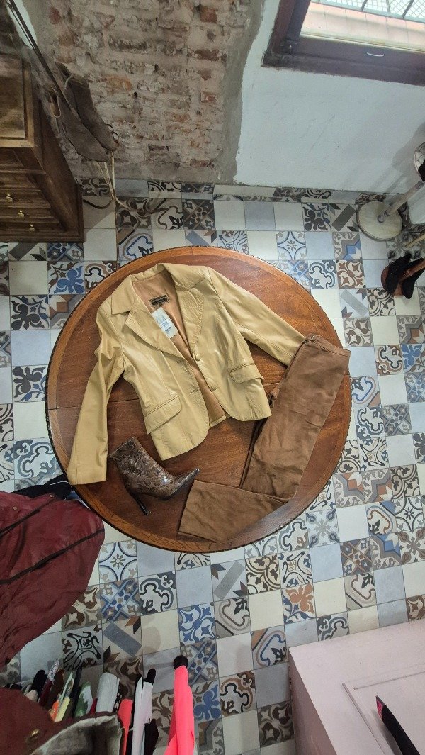 Producto - Blazer cuero beige