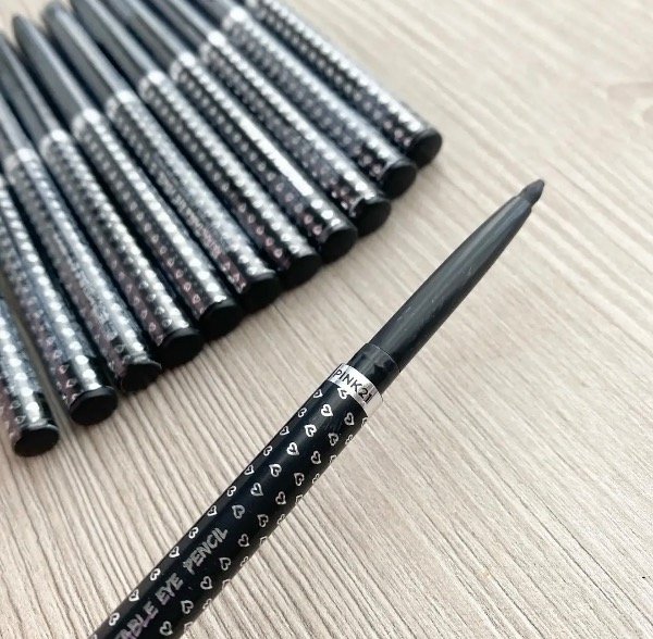 Producto - Delineador retráctil pink 21